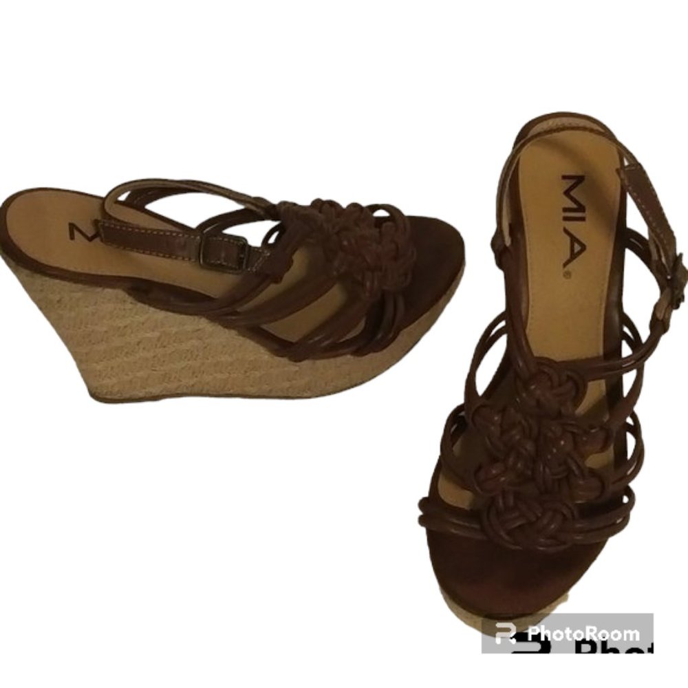 Mia wedge sandals sz 8
